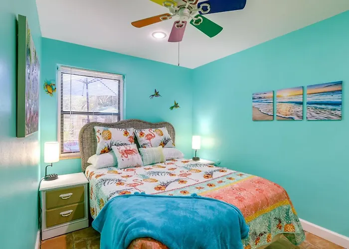 Colorful Gulfport Home Walk To The Art District!